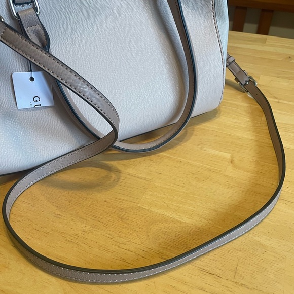 SOLD. Guess Purse, Color:blush - Picture 14 of 15